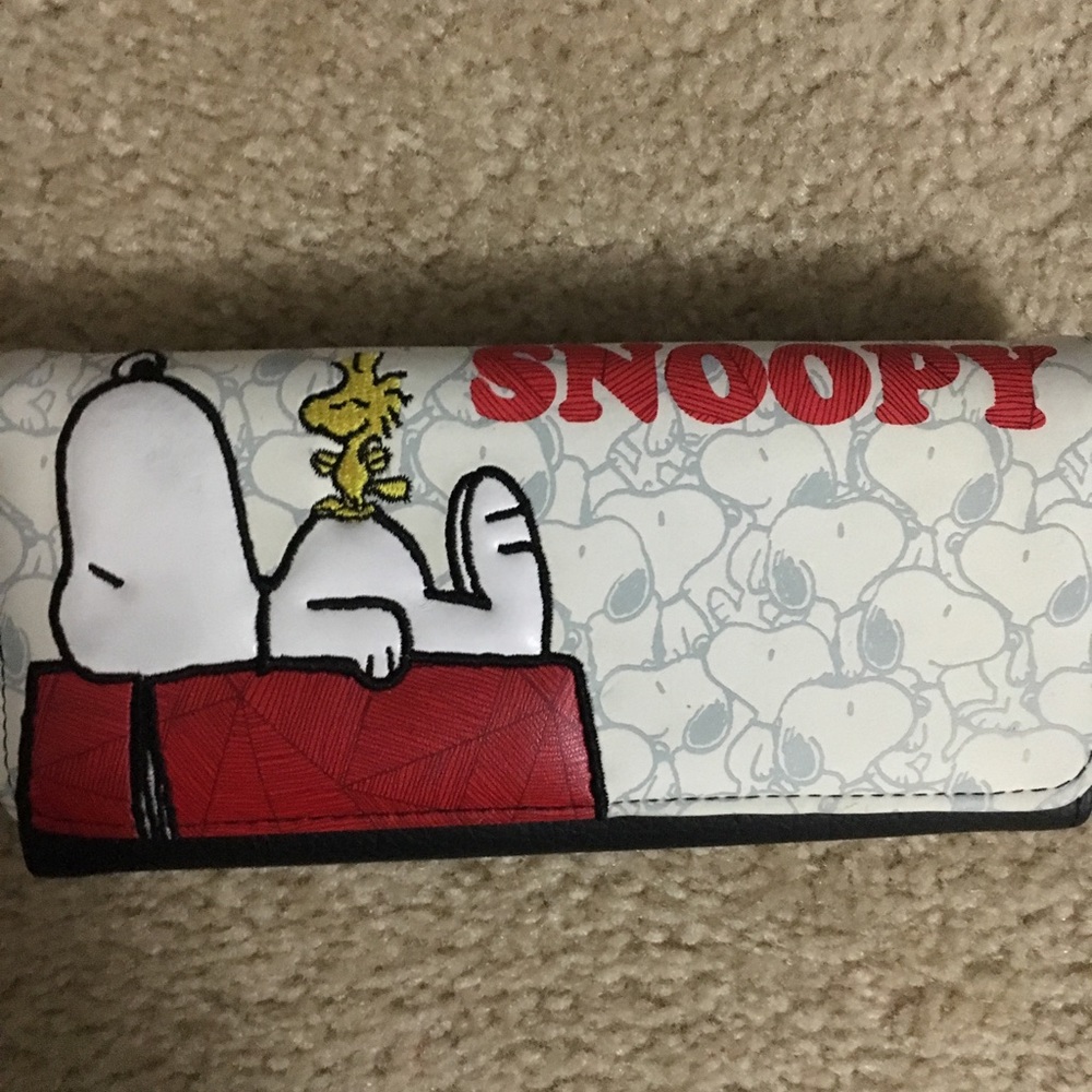 Snoopy wallet